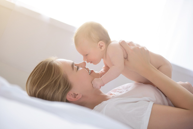 Cách khắc phục chứng táo bón ở trẻ sơ sinh 2 tháng tuổi